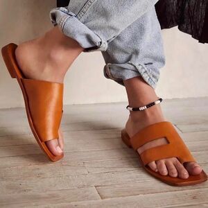 Free People Lander Honey Leather Toe Loop Sandal